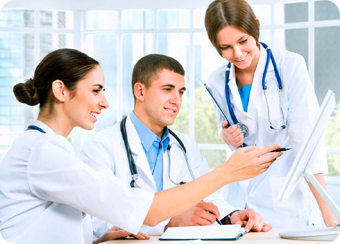 Команда врачей клиники